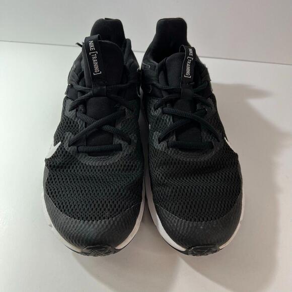 Nike Legend Essentials Womans 9.5 Black and White Training Shoes Sneakers - Picture 2 of 9